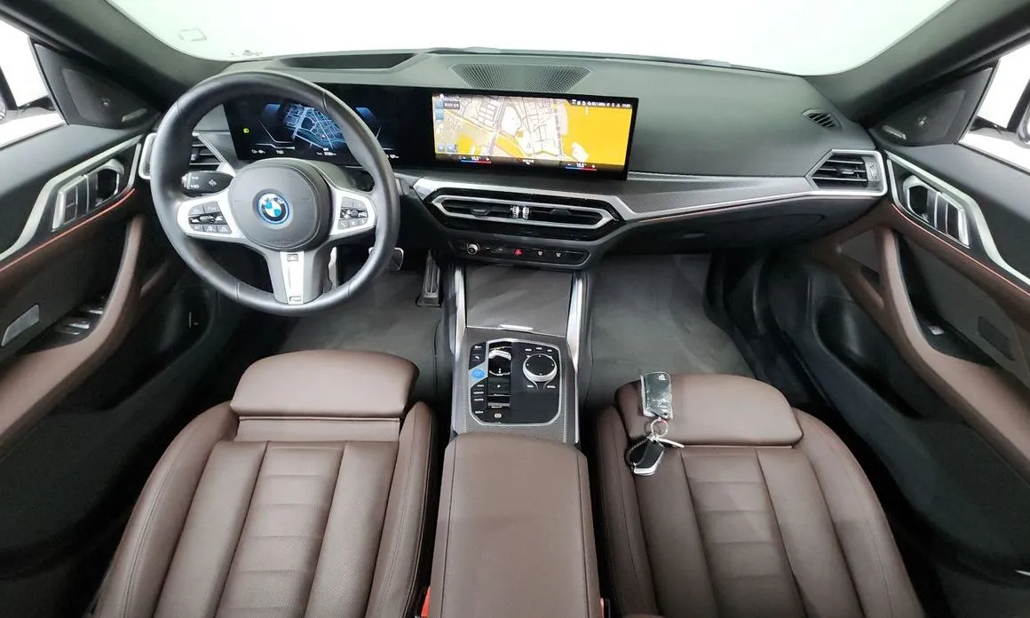 BMW i4 — фото 9
