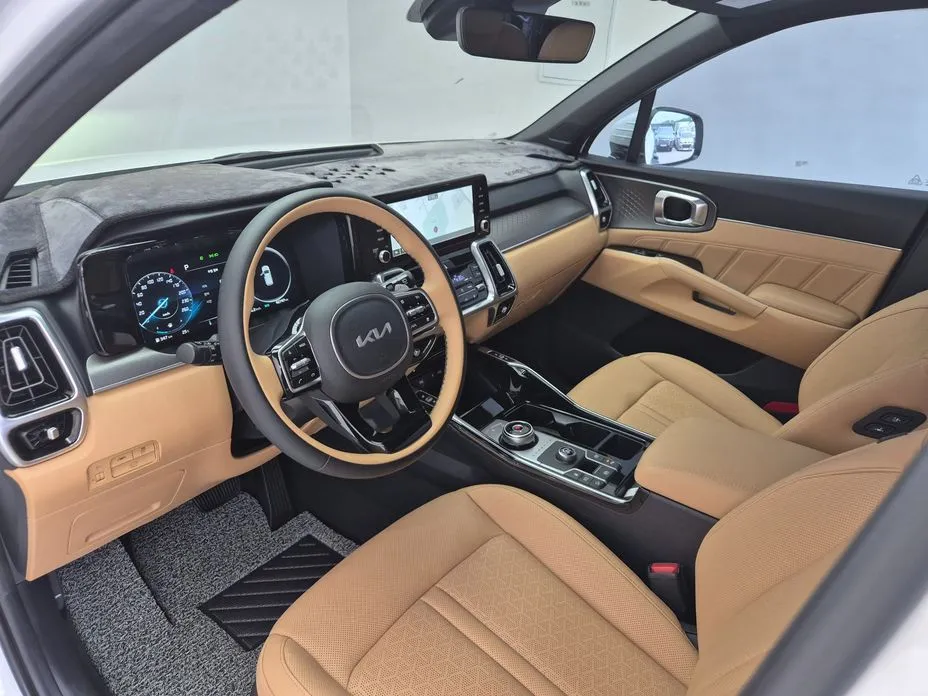 Kia Sorento — фото 5