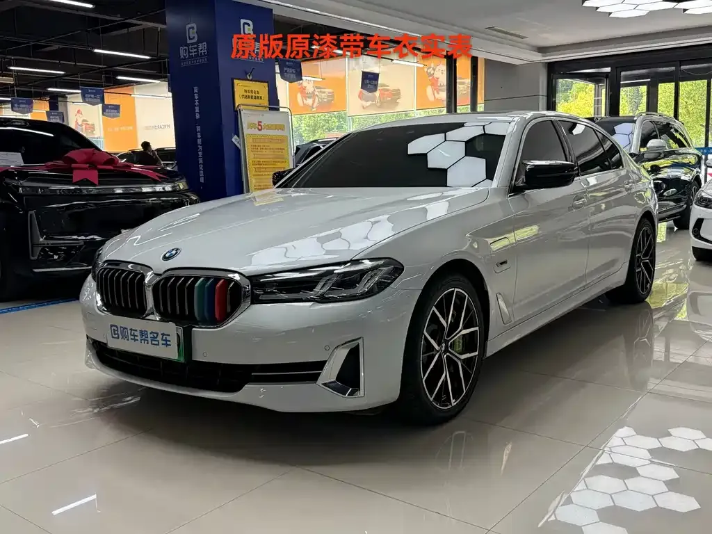 BMW 5 Series — фото 1