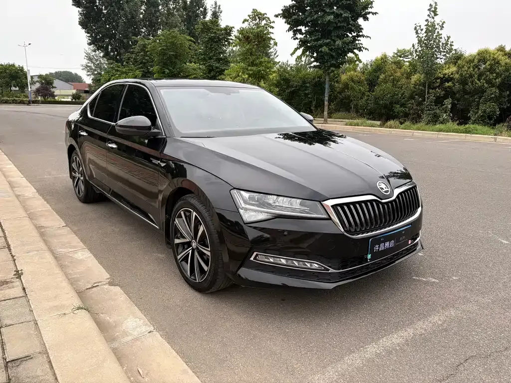 Skoda Superb — фото 5
