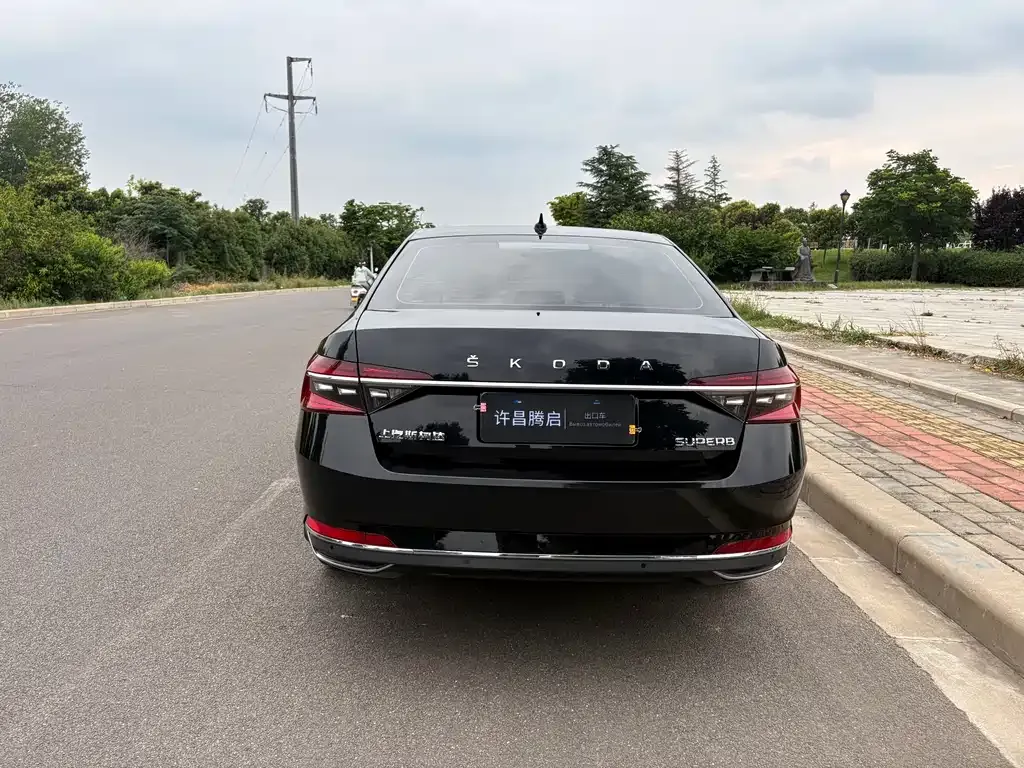 Skoda Superb — фото 3