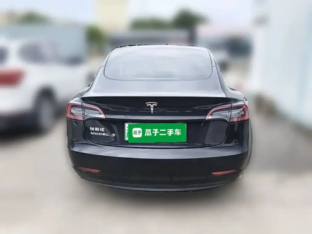 Tesla Model 3 — фото 4
