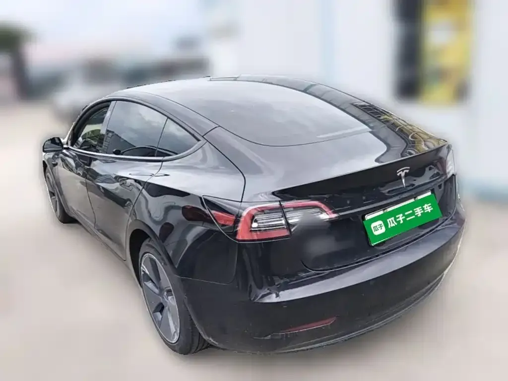 Tesla Model 3 — фото 10