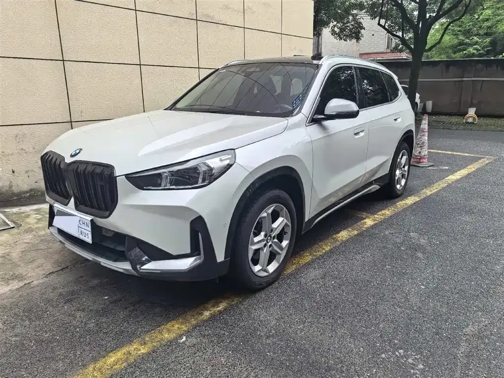 BMW X1 — фото 1