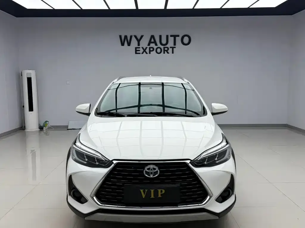 Toyota Yaris L — фото 3