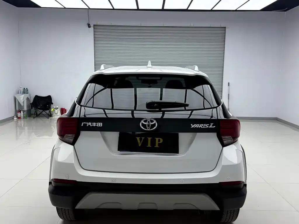 Toyota Yaris L — фото 9