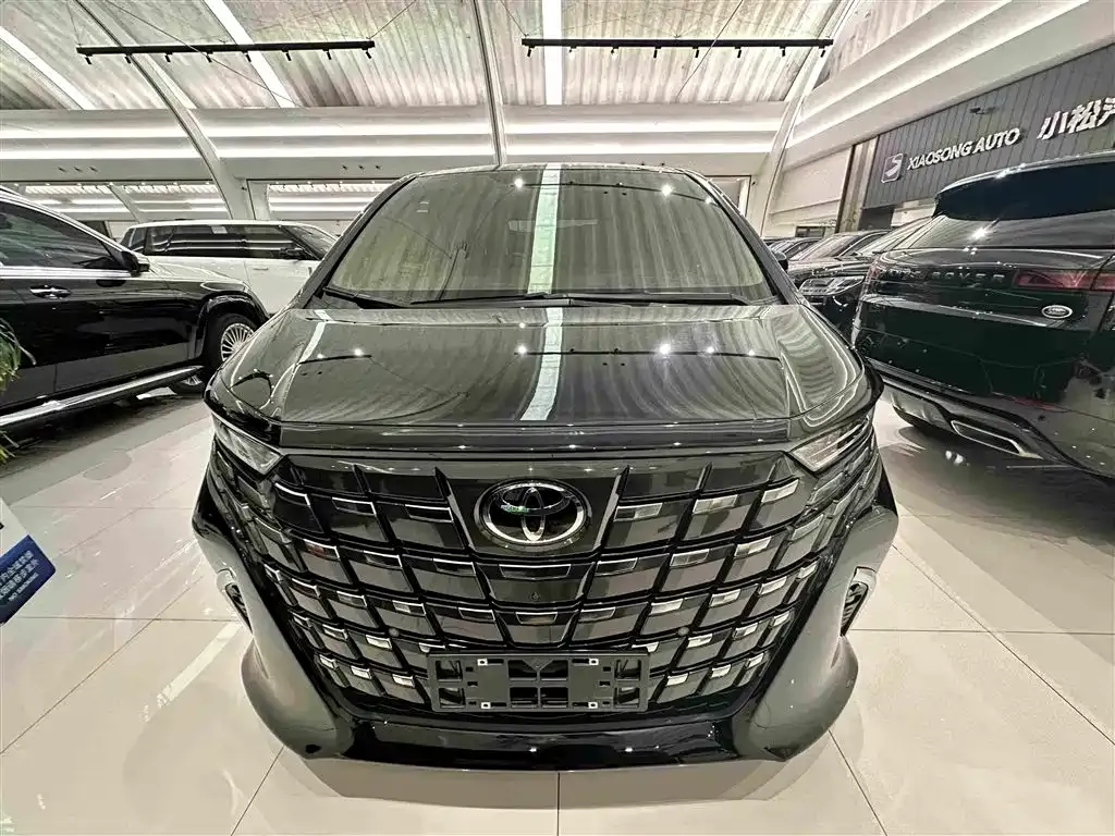 Toyota Alphard — фото 4