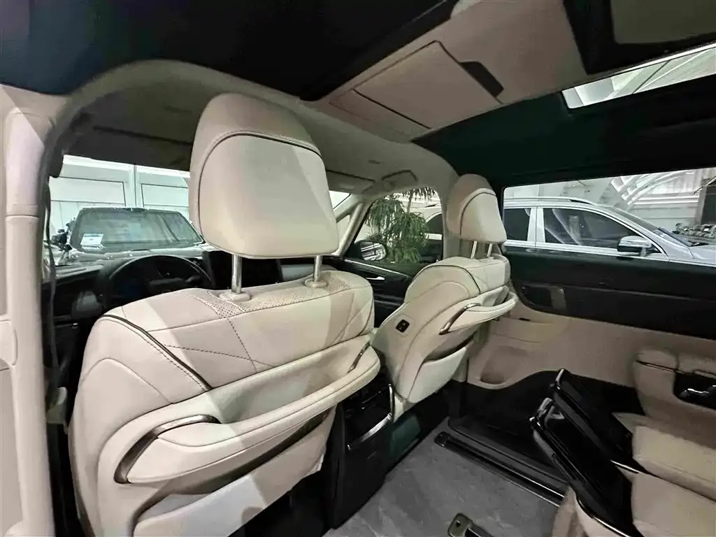 Toyota Alphard — фото 5