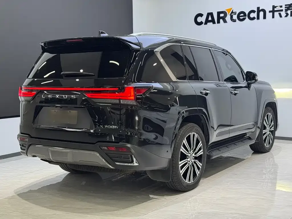 Lexus LX — фото 9