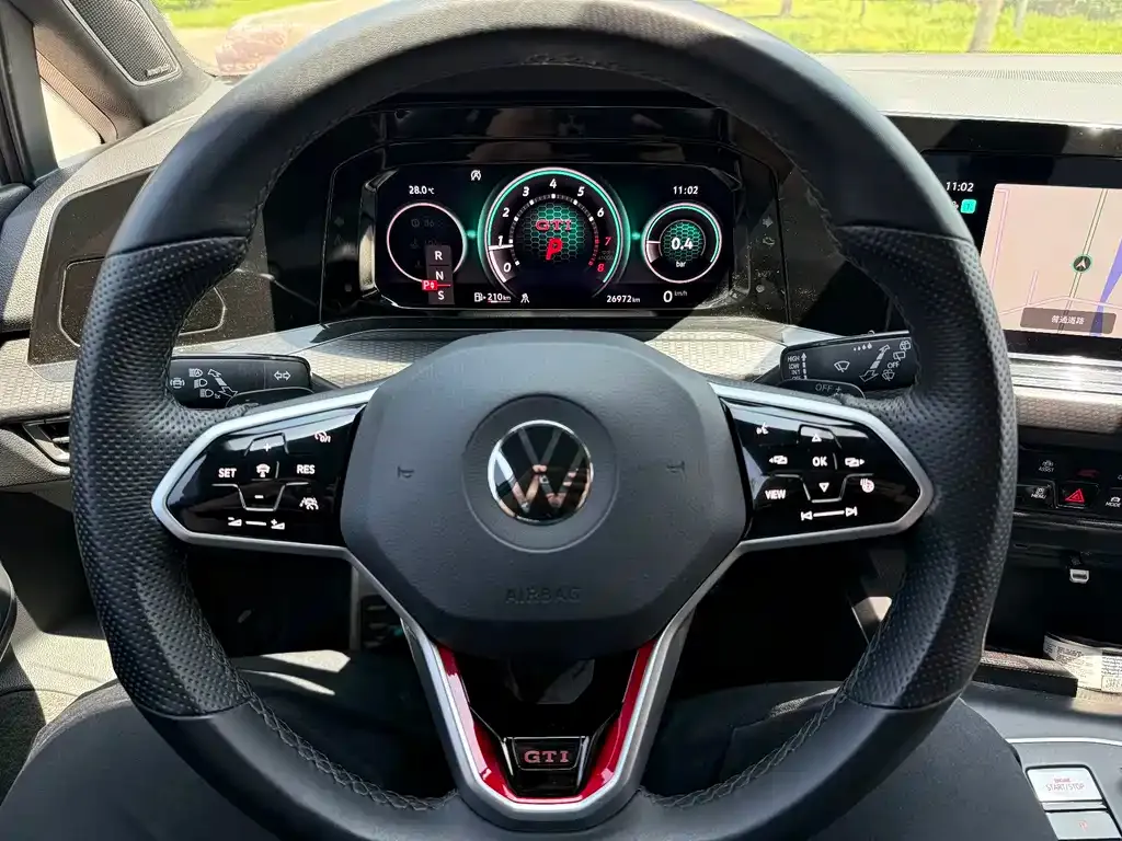 Volkswagen Golf GTI — фото 7