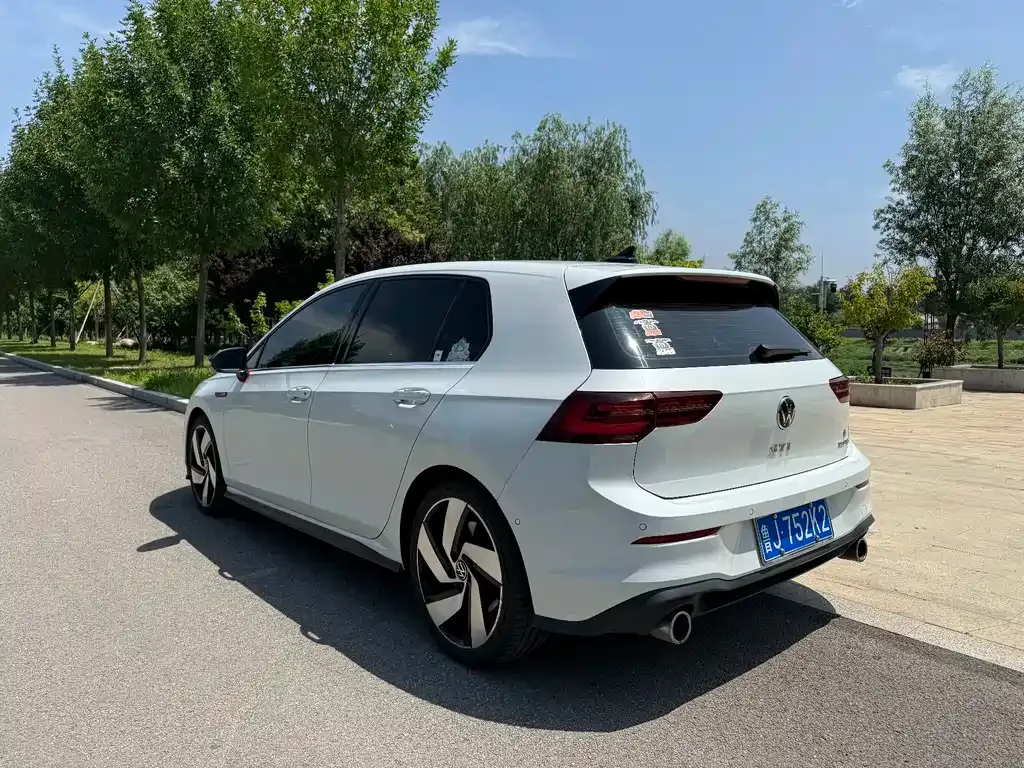Volkswagen Golf GTI — фото 3