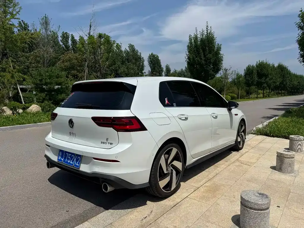 Volkswagen Golf GTI — фото 4