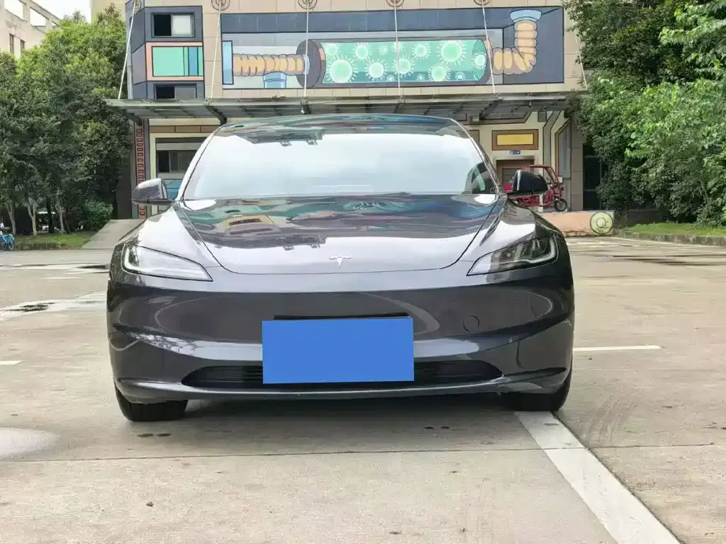 Tesla Model 3 — фото 3