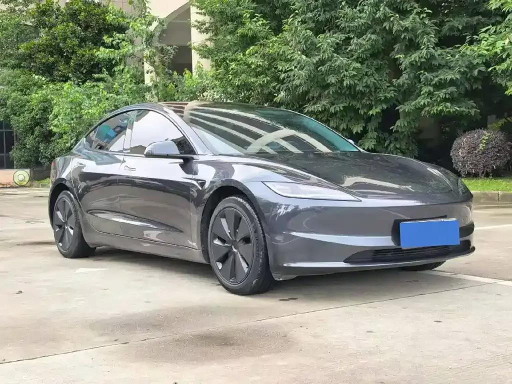 Tesla Model 3 — фото 9