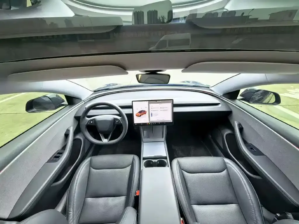 Tesla Model 3 — фото 2
