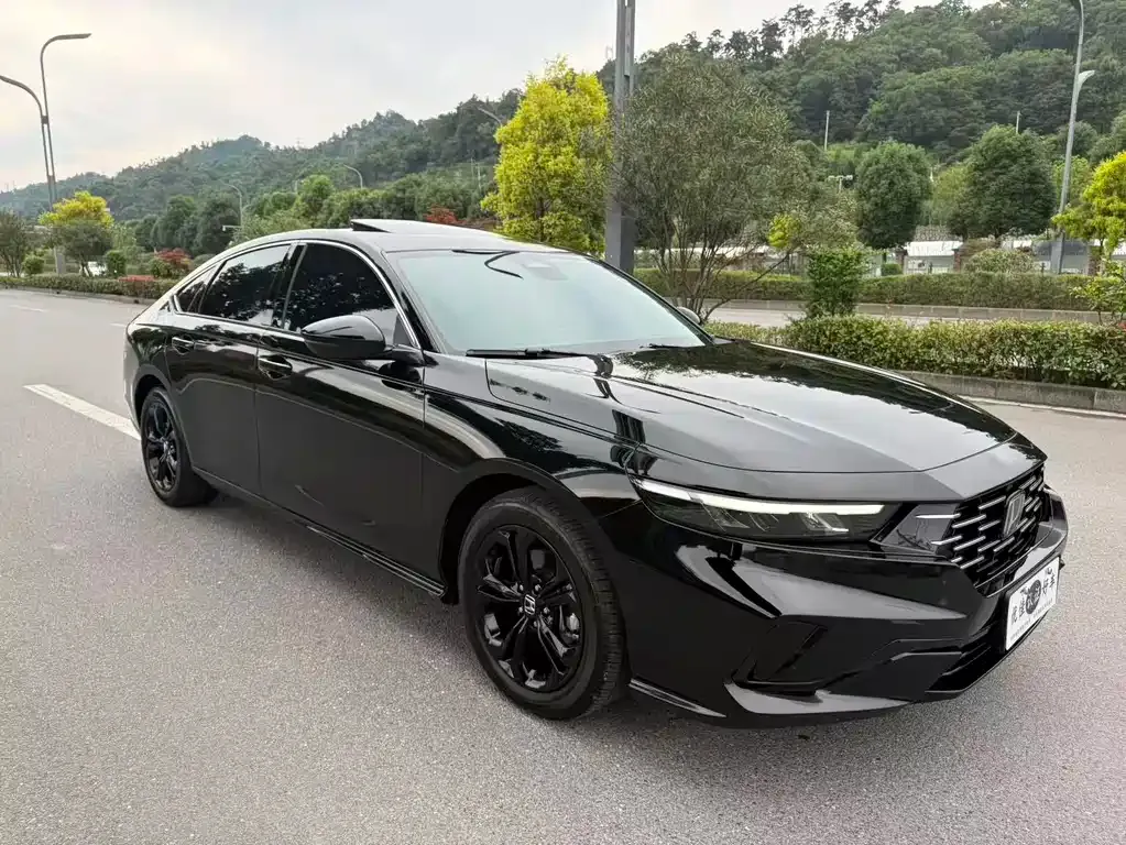 Honda Accord — фото 8
