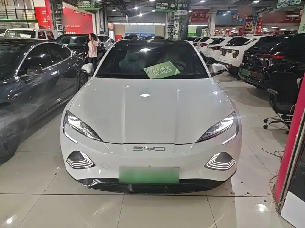 BYD Seal — фото 3