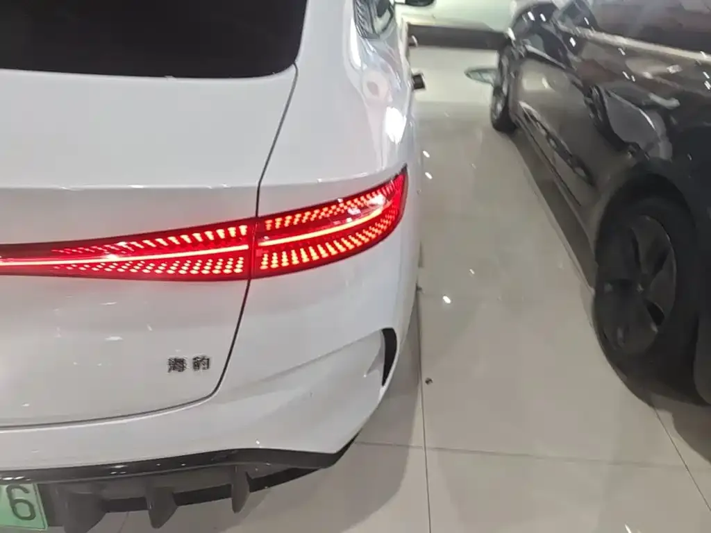 BYD Seal — фото 8
