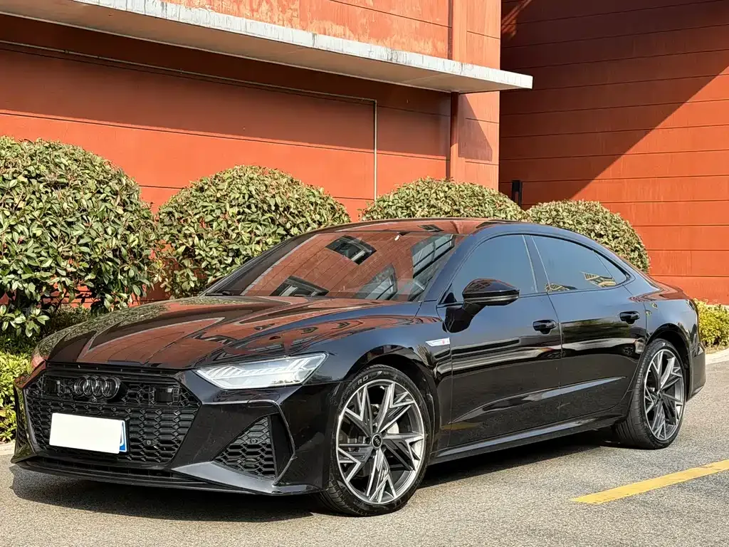 Audi A7L — фото 1