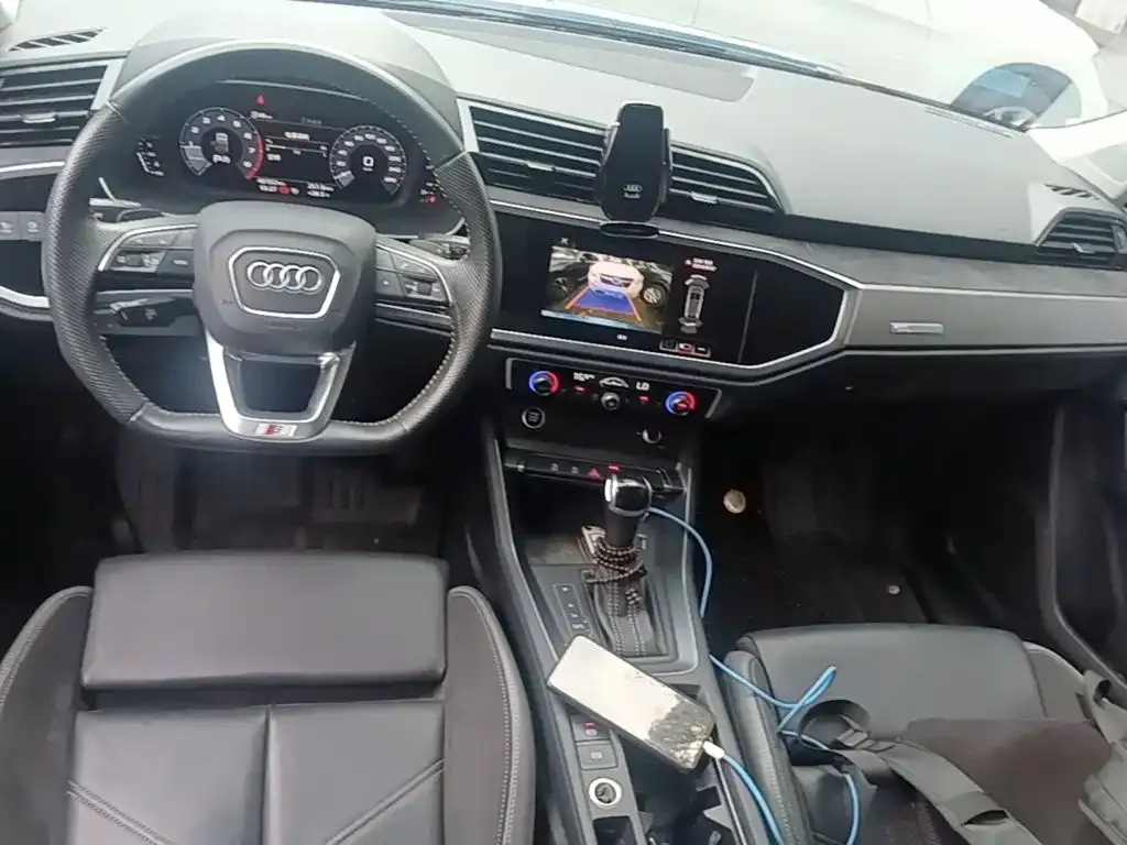 Audi Q3 Sportback — фото 9