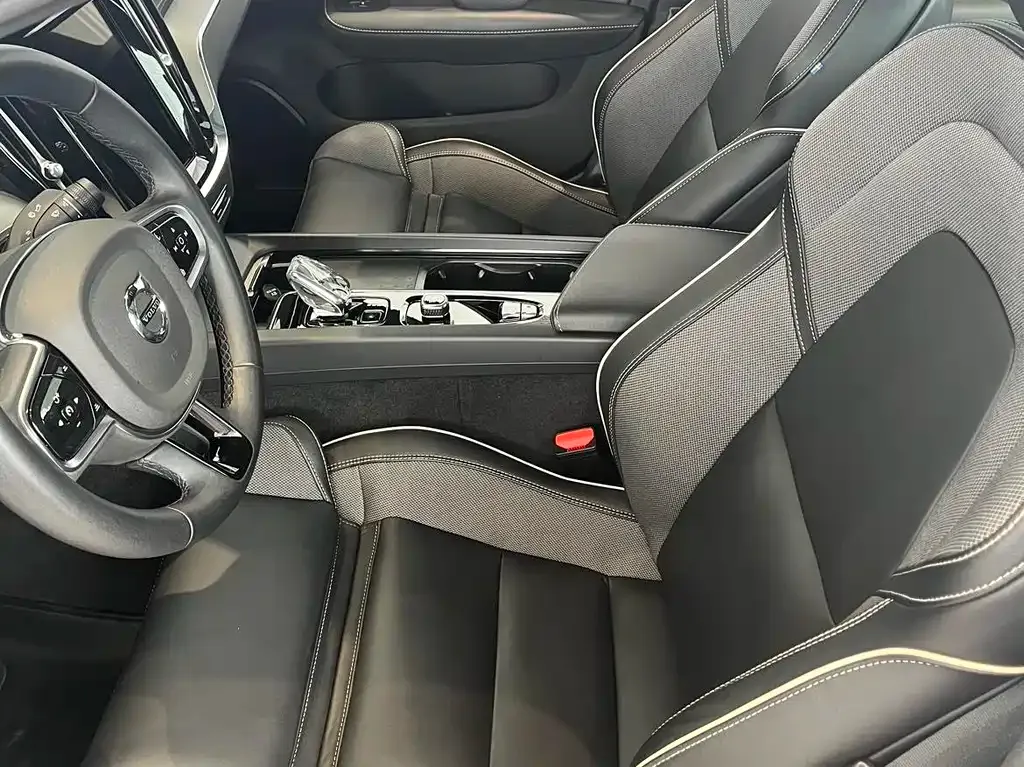 Volvo S60 — фото 10
