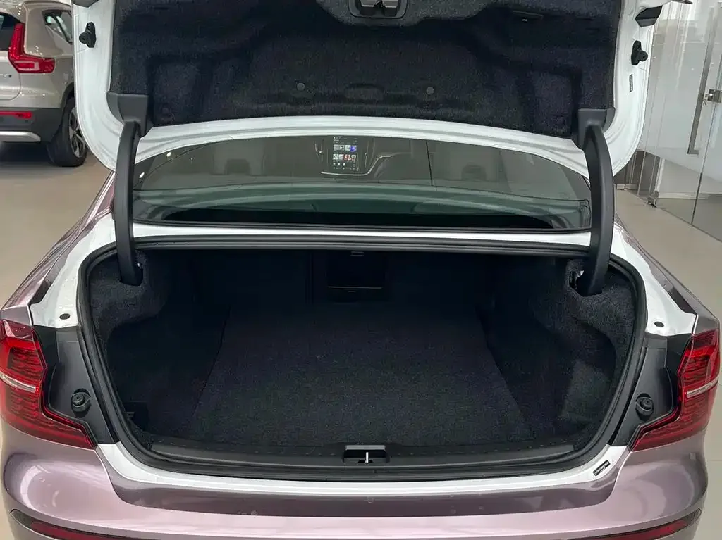 Volvo S60 — фото 9