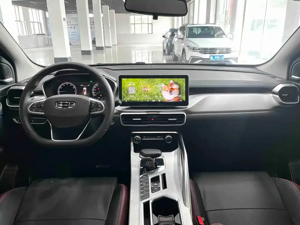 Geely Binyue — фото 10