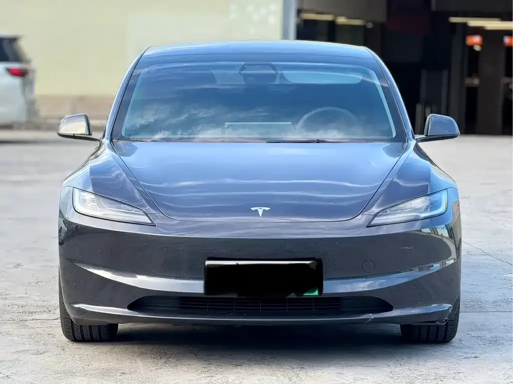 Tesla Model 3 — фото 7
