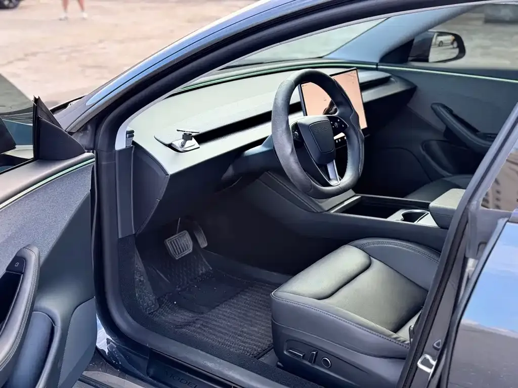 Tesla Model 3 — фото 6