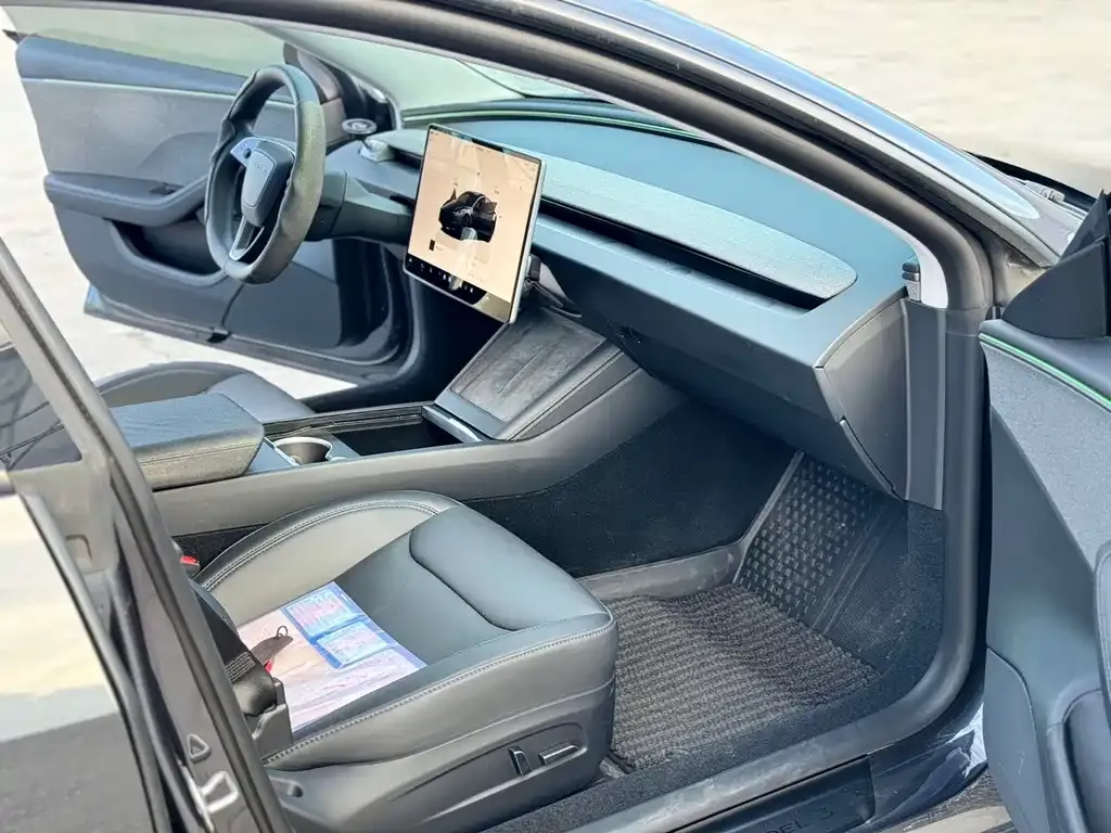 Tesla Model 3 — фото 2