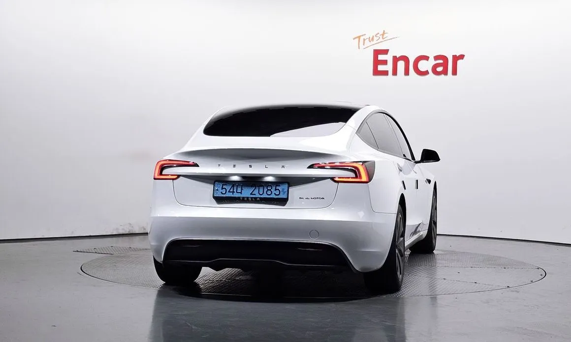 Tesla Model 3 — фото 3
