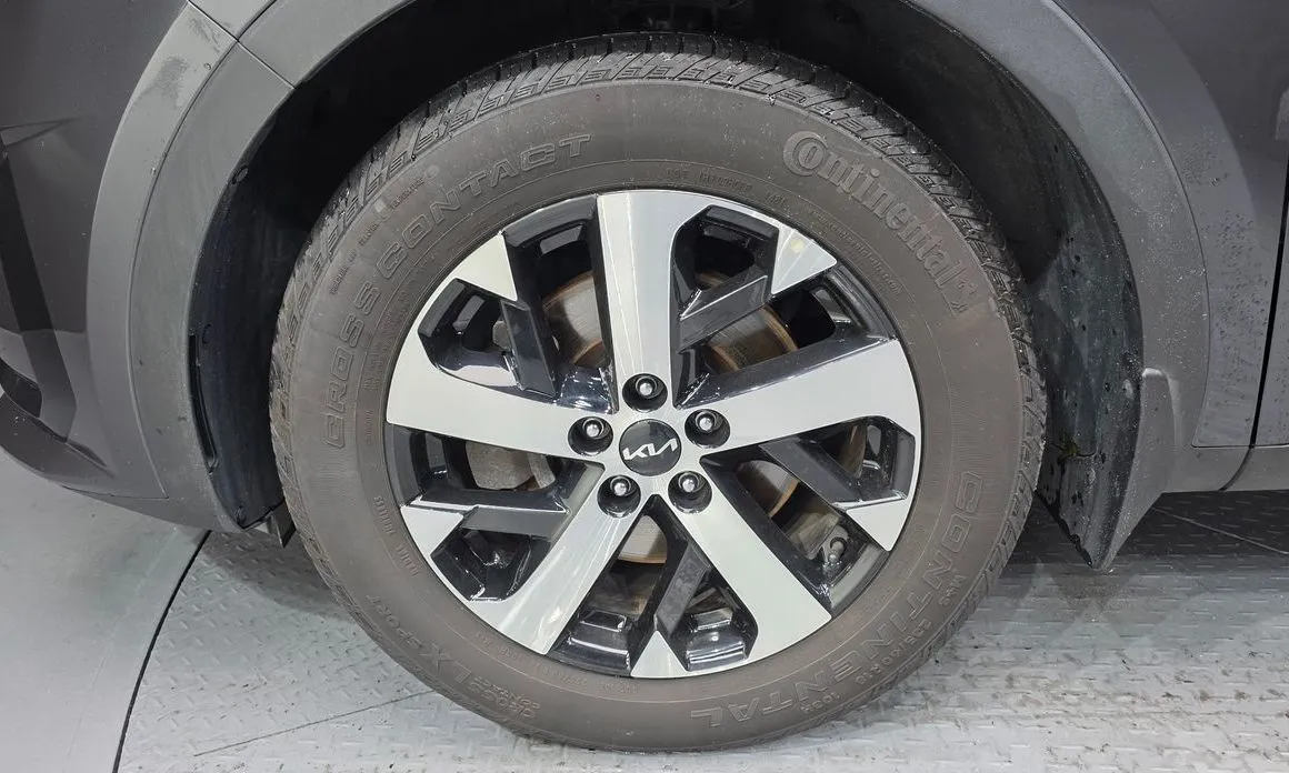 Kia Sorento — фото 9