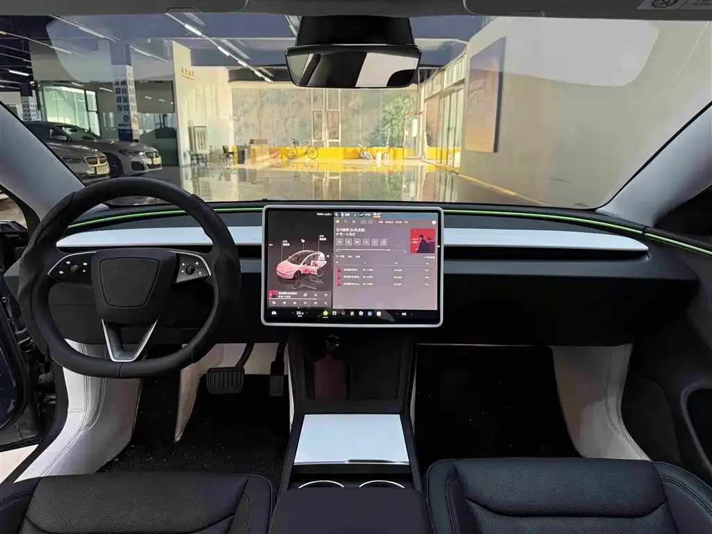 Tesla Model 3 — фото 9