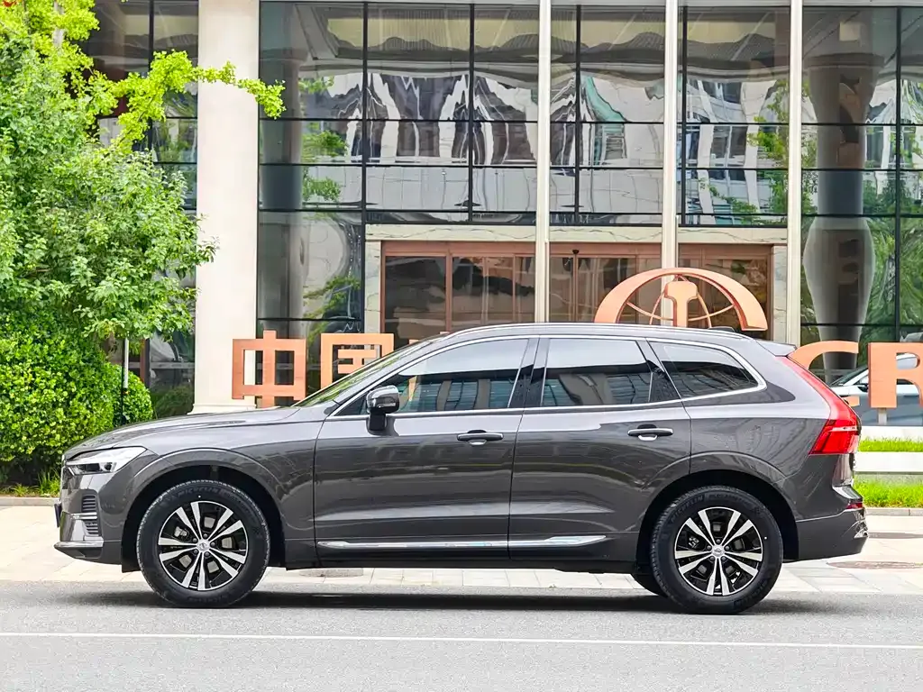 Volvo XC60 — фото 5