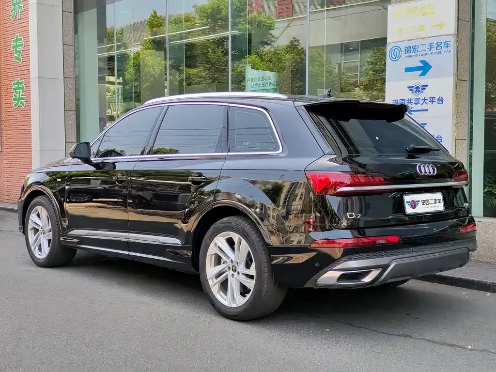 Audi Q7 — фото 6