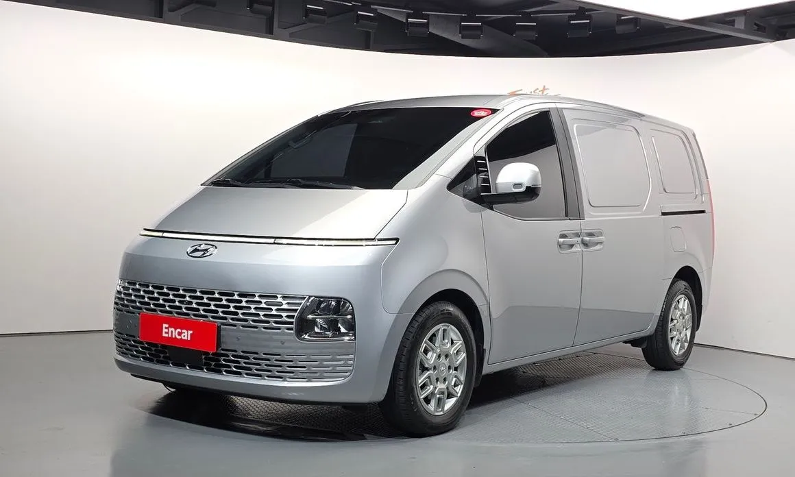 Hyundai Staria — фото 1