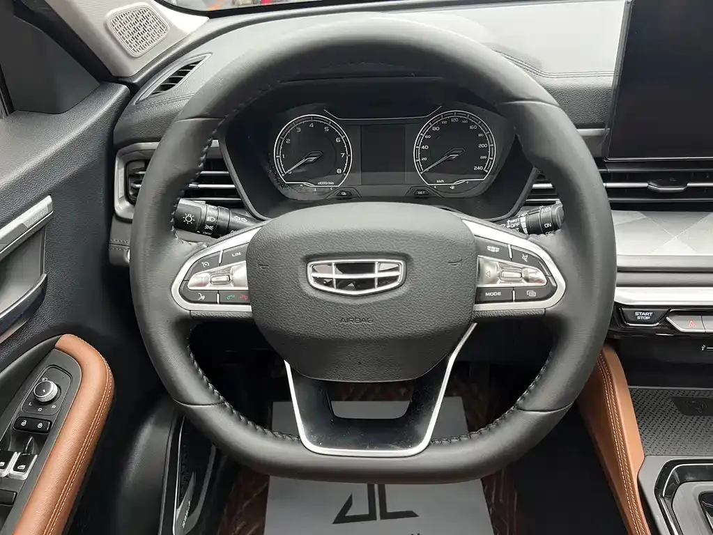 Geely Vision X6 — фото 9