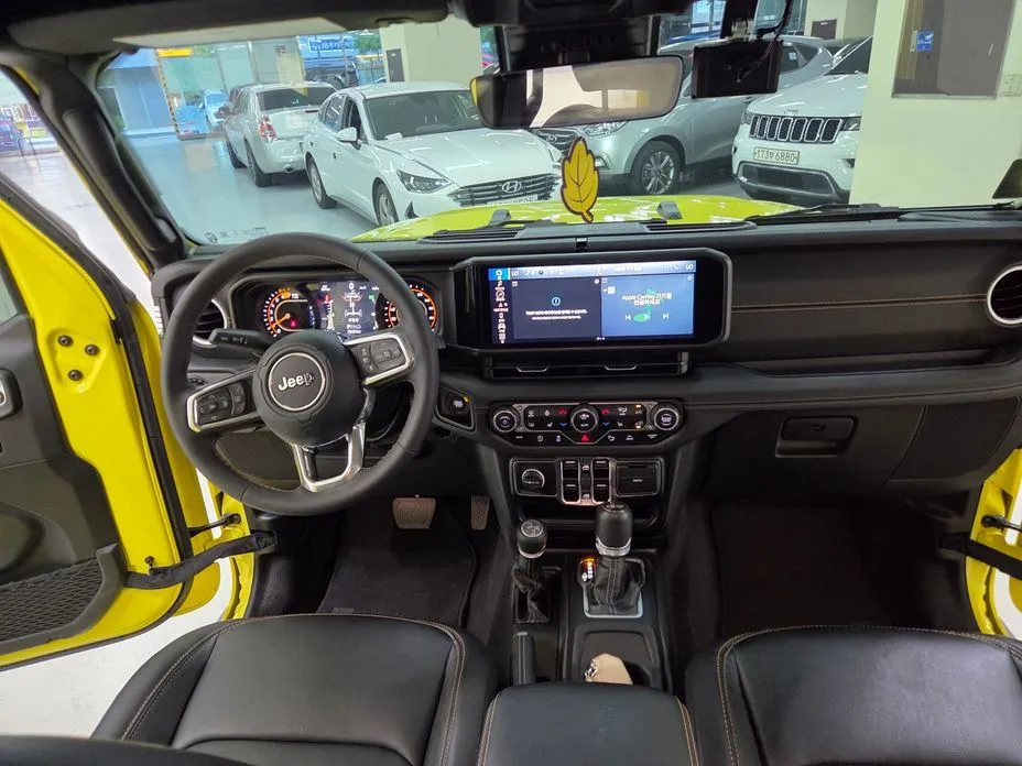 Jeep Wrangler — фото 10