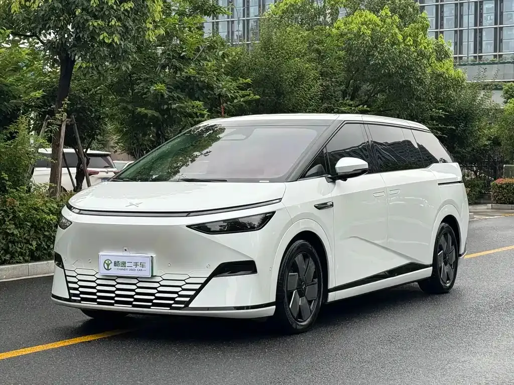 XPeng X9