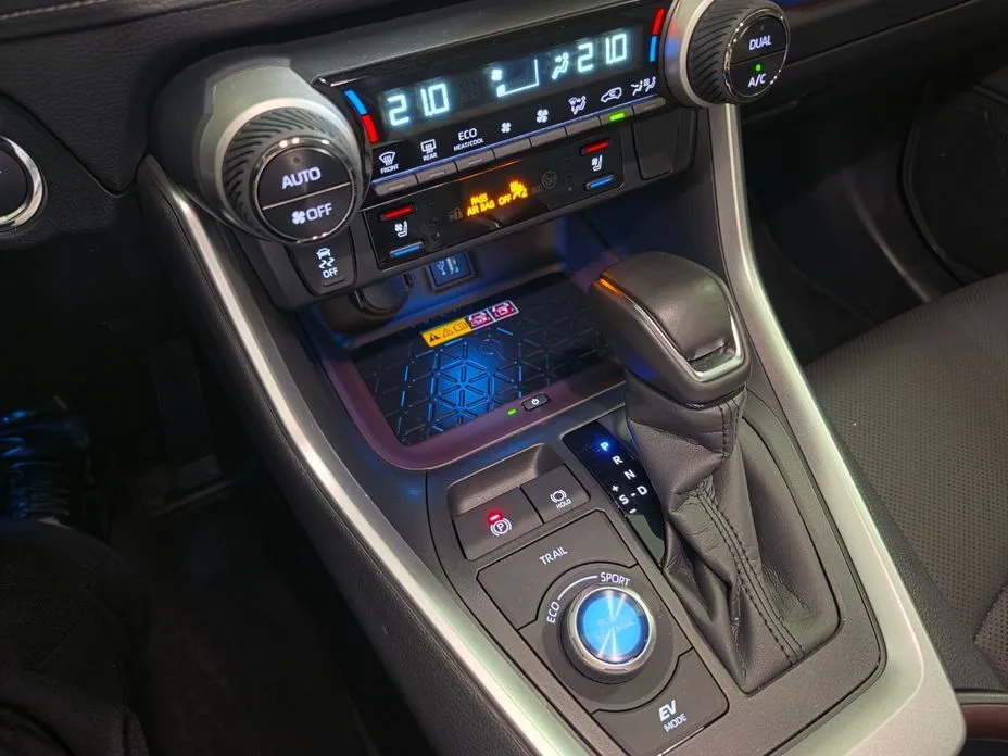 Toyota RAV4 2025 из KR, фото 2