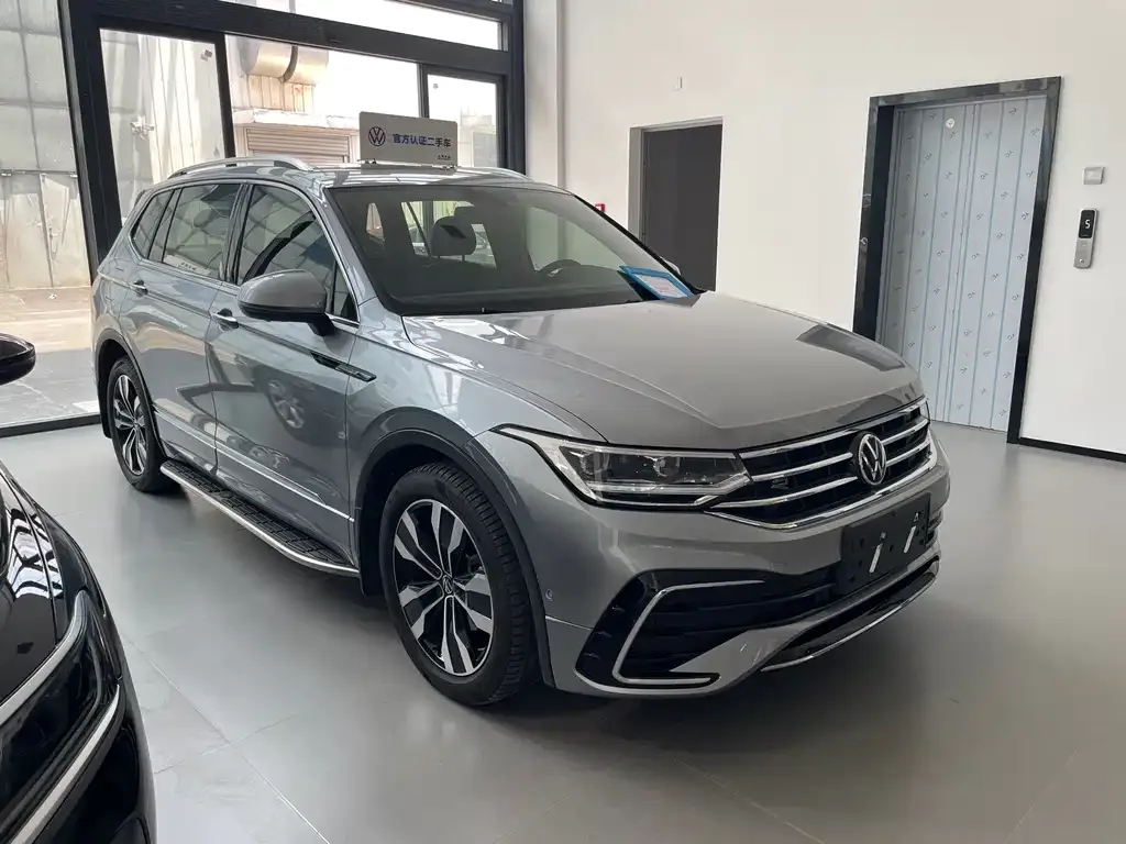 Volkswagen Tiguan L — фото 3