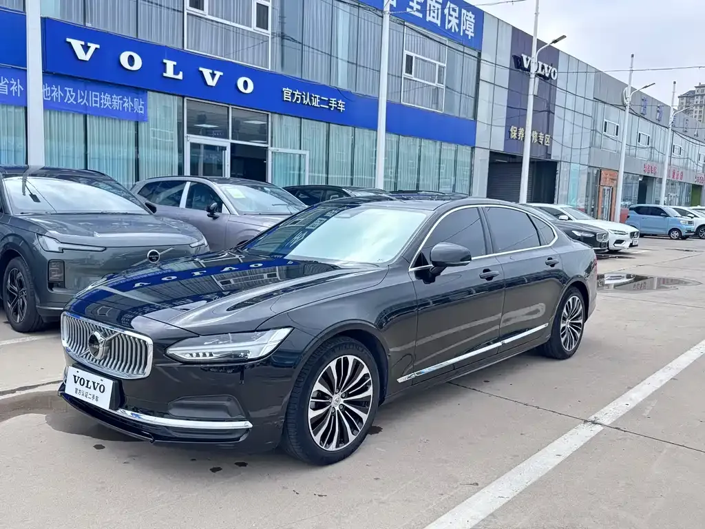 Volvo S90 — фото 1