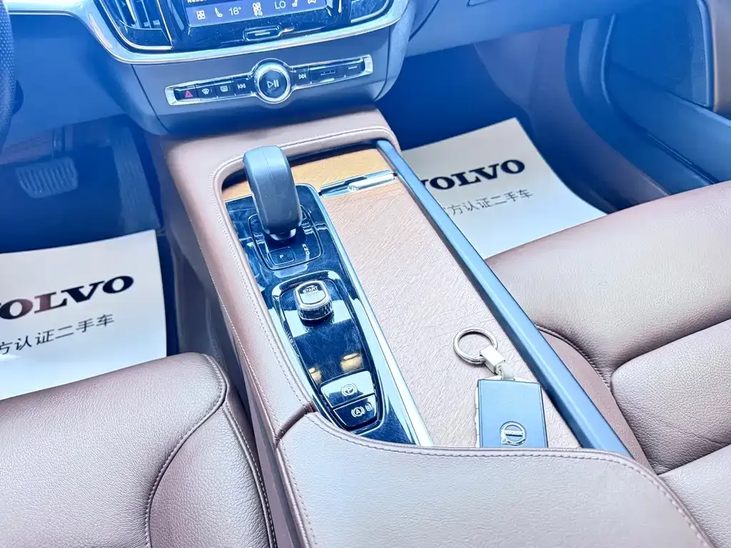 Volvo S90 — фото 8
