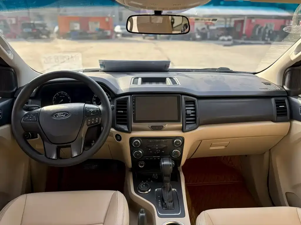 Ford Everest — фото 8