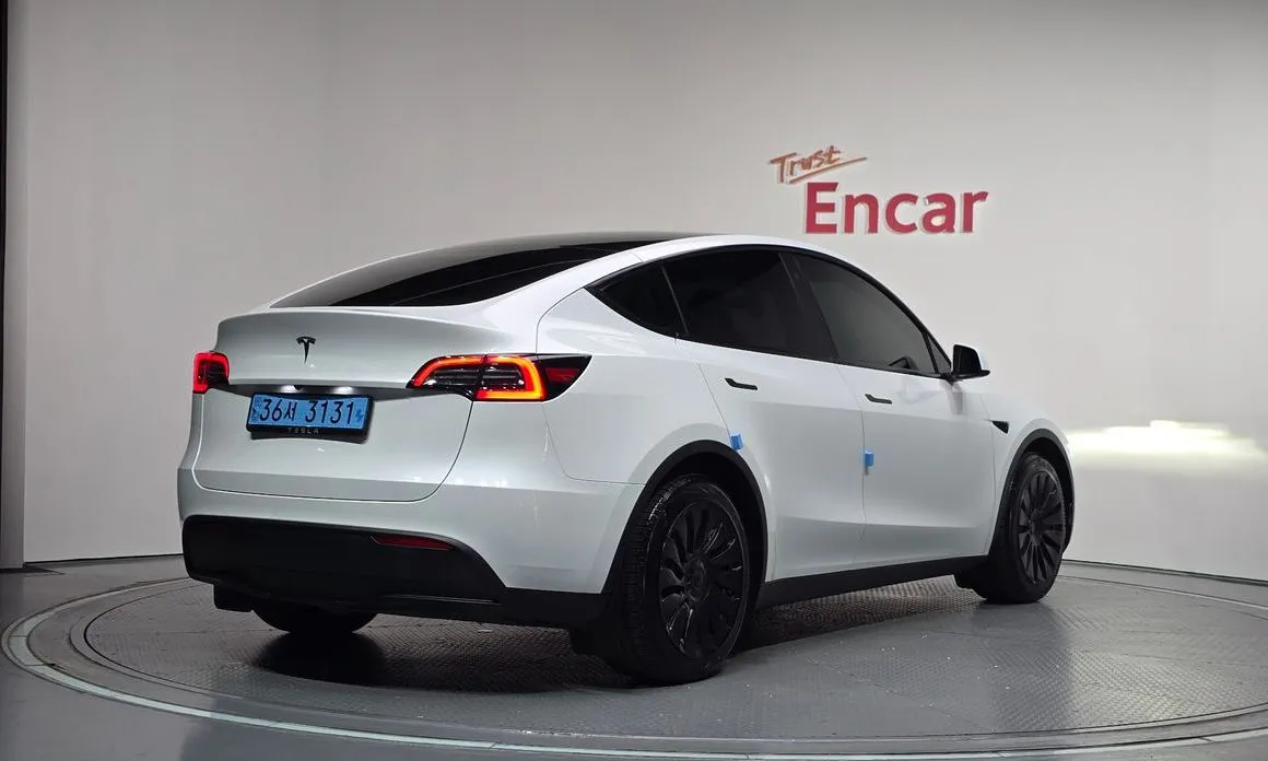Tesla Model Y — фото 2