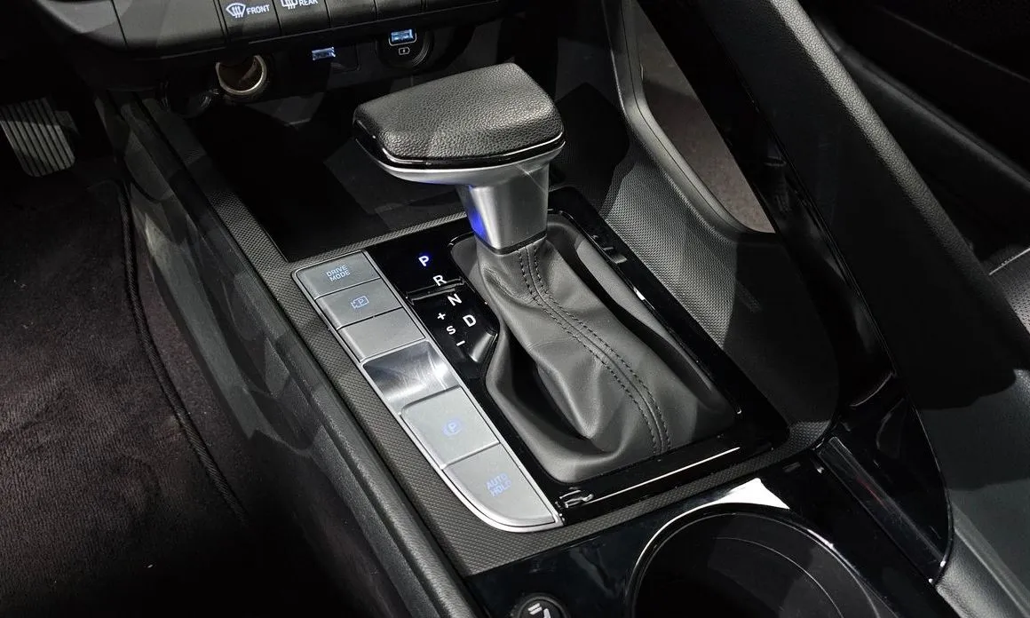 Hyundai AVANTE — фото 9