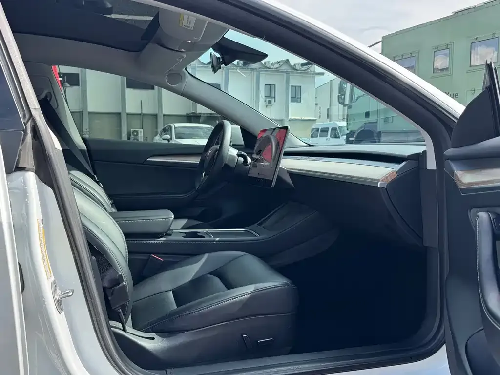 Tesla Model 3 — фото 6