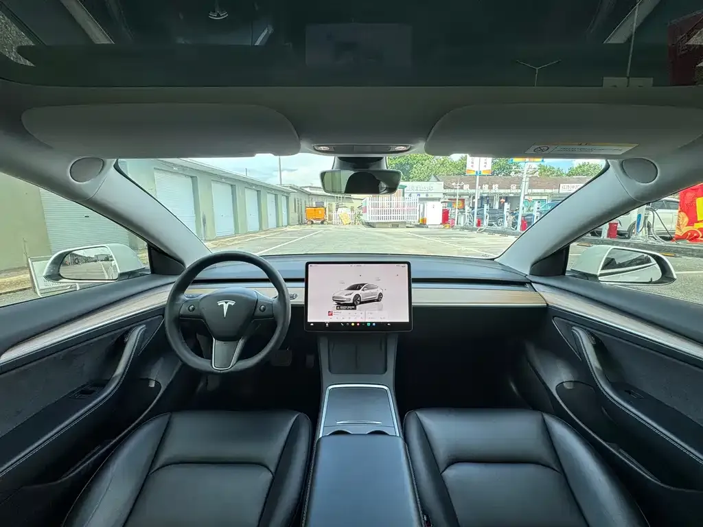 Tesla Model 3 — фото 5