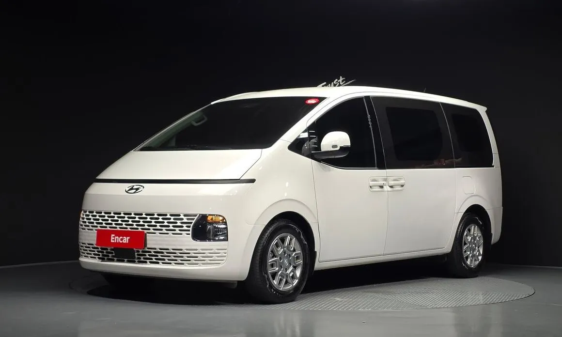 Hyundai Staria — фото 1
