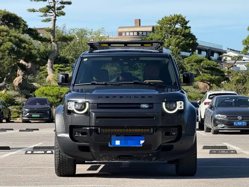 Land Rover Defender — фото 1